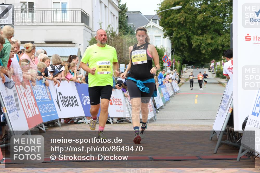 31.08.2025 - 21. Blankeneser Heldenlauf Strokosch-Dieckow http://msf.ph/oto/8649470 31.08.2025 10:47:07 Ziel 2202, 2371 meine-sportfotos.de