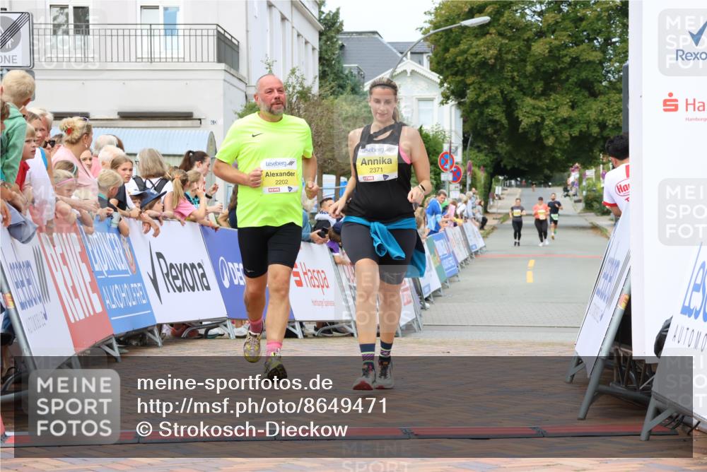 31.08.2025 - 21. Blankeneser Heldenlauf Strokosch-Dieckow http://msf.ph/oto/8649471 31.08.2025 10:47:07 Ziel 2202, 2371 meine-sportfotos.de