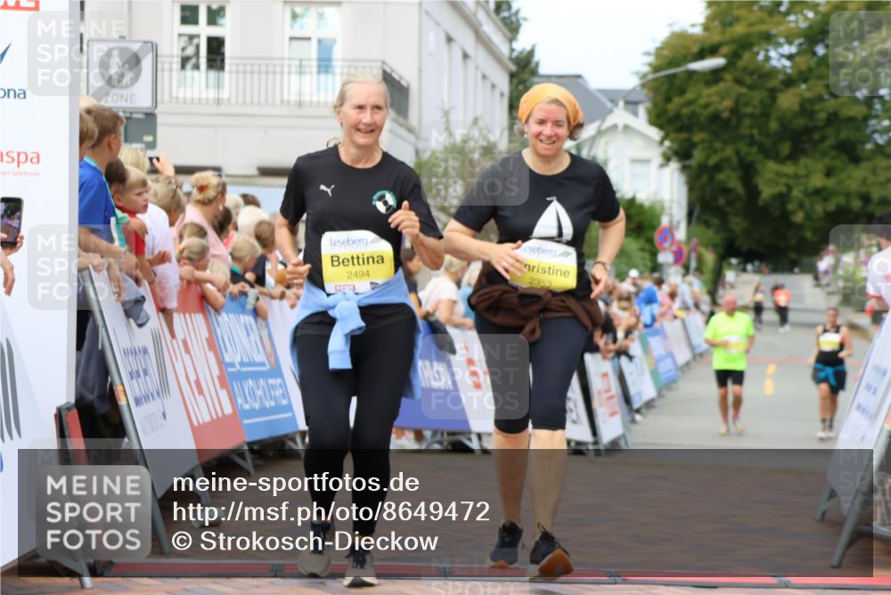 31.08.2025 - 21. Blankeneser Heldenlauf Strokosch-Dieckow http://msf.ph/oto/8649472 31.08.2025 10:46:58 Ziel 2327, 2389, 2494, 2353 meine-sportfotos.de