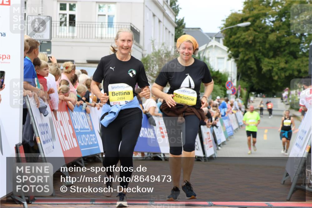 31.08.2025 - 21. Blankeneser Heldenlauf Strokosch-Dieckow http://msf.ph/oto/8649473 31.08.2025 10:46:58 Ziel 2327, 2389, 2494, 2353 meine-sportfotos.de