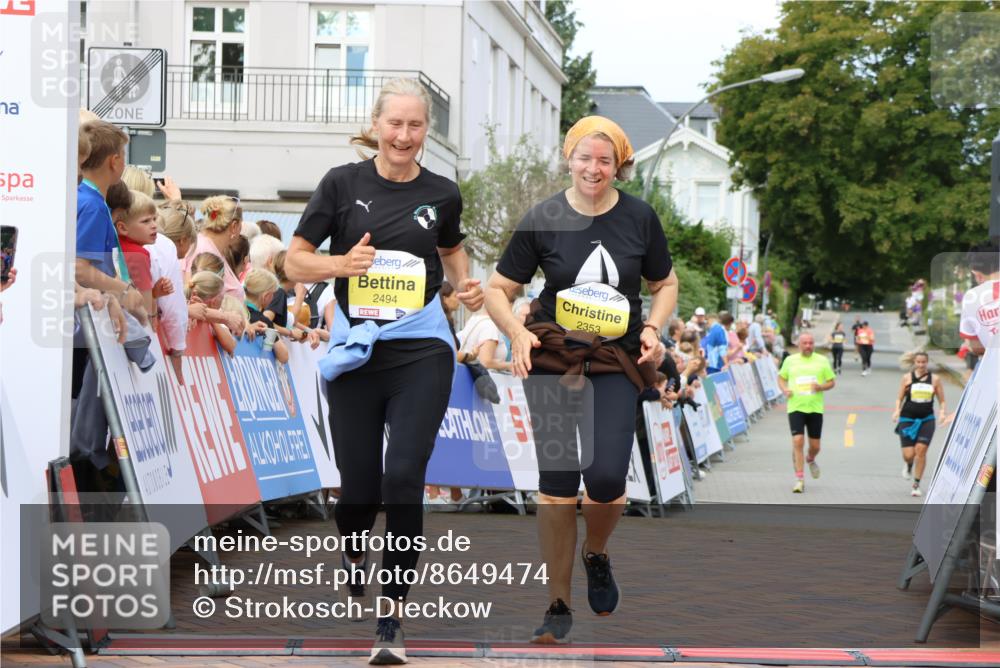31.08.2025 - 21. Blankeneser Heldenlauf Strokosch-Dieckow http://msf.ph/oto/8649474 31.08.2025 10:46:58 Ziel 2327, 2389, 2494, 2353 meine-sportfotos.de