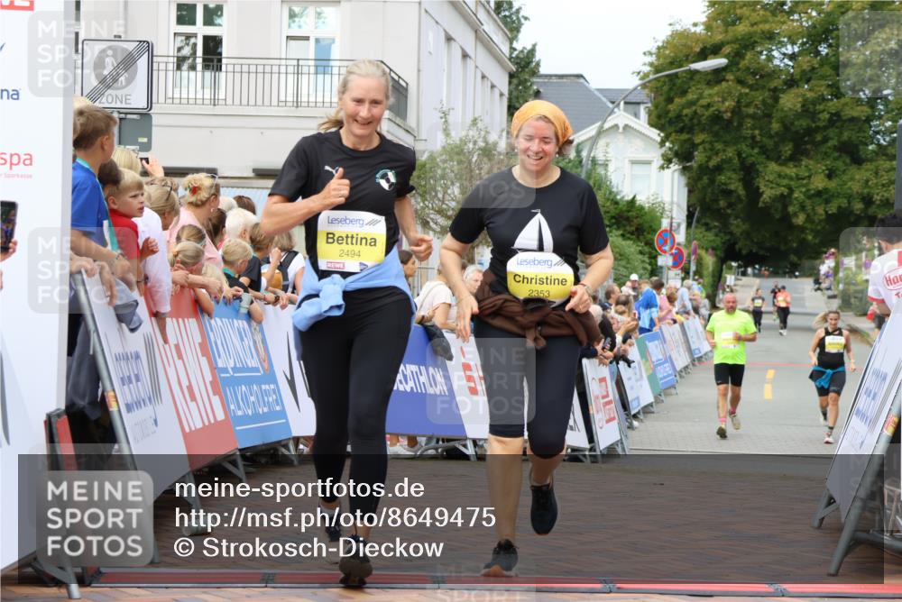 31.08.2025 - 21. Blankeneser Heldenlauf Strokosch-Dieckow http://msf.ph/oto/8649475 31.08.2025 10:46:58 Ziel 2327, 2389, 2494, 2353 meine-sportfotos.de