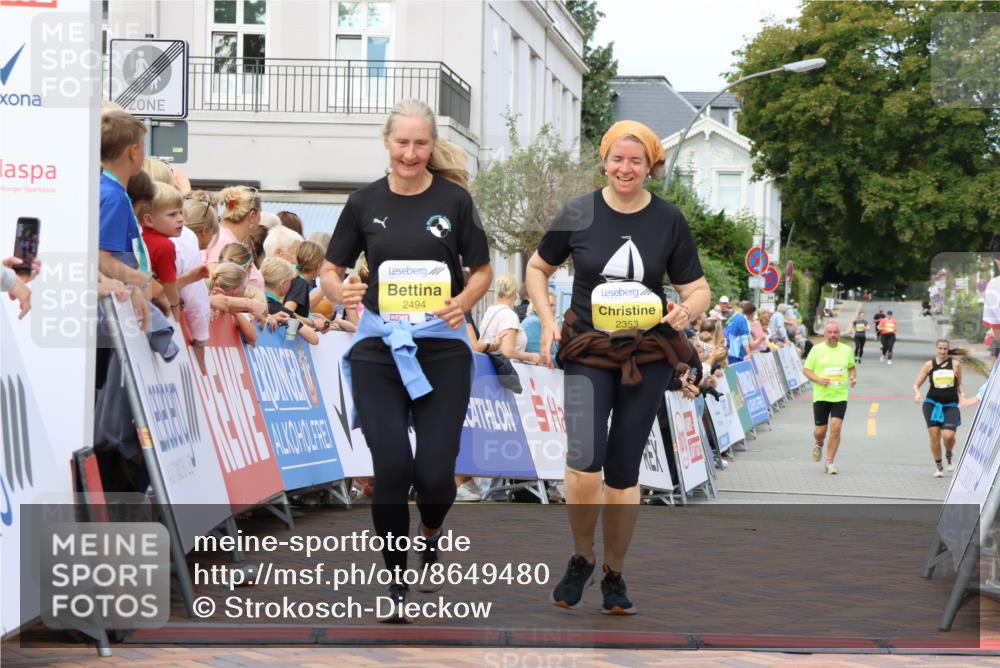 31.08.2025 - 21. Blankeneser Heldenlauf Strokosch-Dieckow http://msf.ph/oto/8649480 31.08.2025 10:46:58 Ziel 2327, 2389, 2494, 2353 meine-sportfotos.de