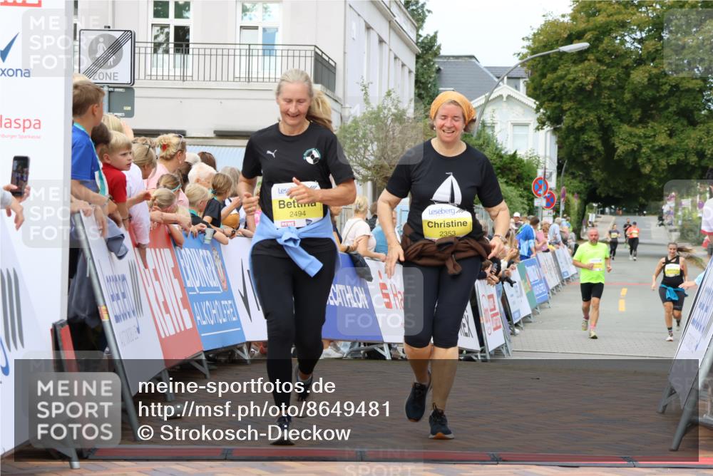 31.08.2025 - 21. Blankeneser Heldenlauf Strokosch-Dieckow http://msf.ph/oto/8649481 31.08.2025 10:46:58 Ziel 2327, 2389, 2494, 2353 meine-sportfotos.de