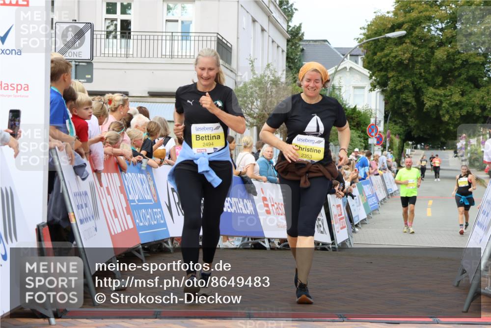31.08.2025 - 21. Blankeneser Heldenlauf Strokosch-Dieckow http://msf.ph/oto/8649483 31.08.2025 10:46:58 Ziel 2327, 2389, 2494, 2353 meine-sportfotos.de