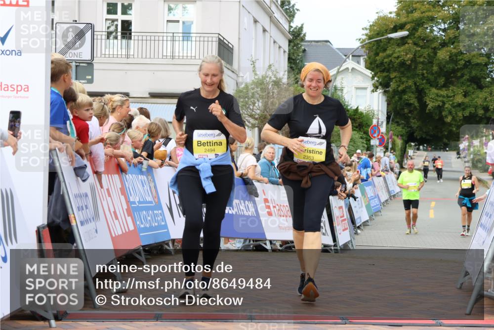 31.08.2025 - 21. Blankeneser Heldenlauf Strokosch-Dieckow http://msf.ph/oto/8649484 31.08.2025 10:46:58 Ziel 2327, 2389, 2494, 2353 meine-sportfotos.de