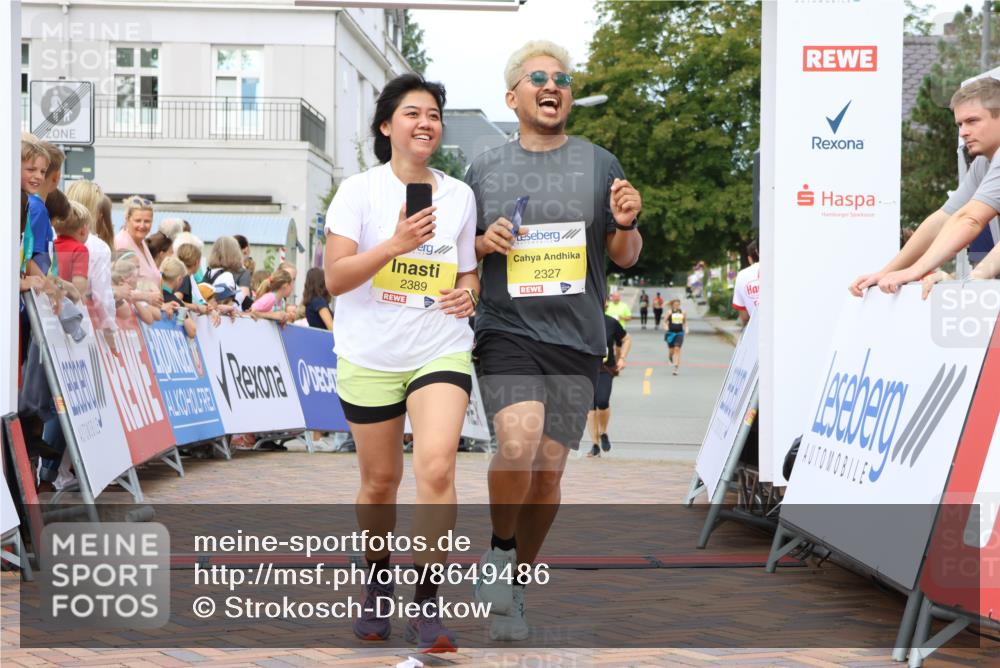 31.08.2025 - 21. Blankeneser Heldenlauf Strokosch-Dieckow http://msf.ph/oto/8649486 31.08.2025 10:46:51 Ziel 2327, 2389 meine-sportfotos.de