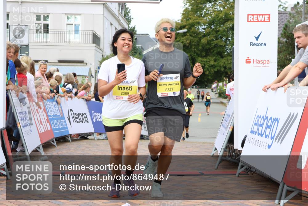 31.08.2025 - 21. Blankeneser Heldenlauf Strokosch-Dieckow http://msf.ph/oto/8649487 31.08.2025 10:46:51 Ziel 2327, 2389 meine-sportfotos.de