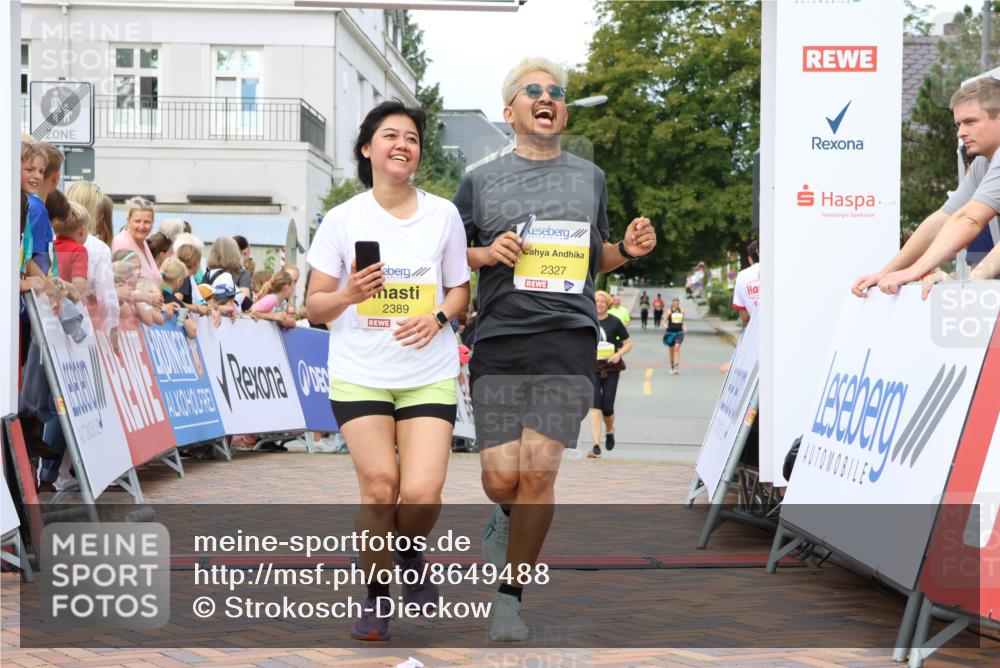 31.08.2025 - 21. Blankeneser Heldenlauf Strokosch-Dieckow http://msf.ph/oto/8649488 31.08.2025 10:46:51 Ziel 2327, 2389 meine-sportfotos.de