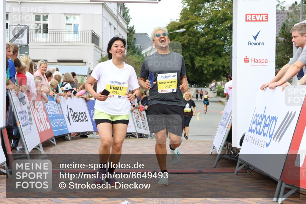 31.08.2025 - 21. Blankeneser Heldenlauf Strokosch-Dieckow http://msf.ph/oto/8649493 31.08.2025 10:46:51 Ziel 2327, 2389 meine-sportfotos.de