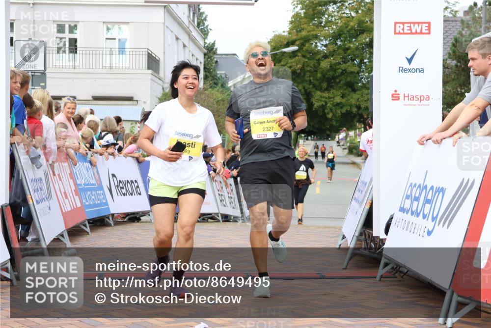 31.08.2025 - 21. Blankeneser Heldenlauf Strokosch-Dieckow http://msf.ph/oto/8649495 31.08.2025 10:46:51 Ziel 2327, 2389 meine-sportfotos.de