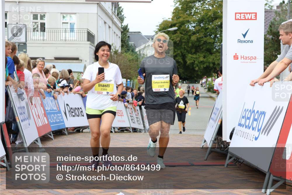31.08.2025 - 21. Blankeneser Heldenlauf Strokosch-Dieckow http://msf.ph/oto/8649499 31.08.2025 10:46:51 Ziel 2327, 2389 meine-sportfotos.de