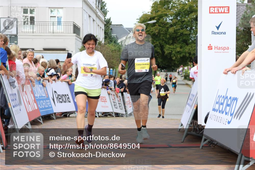 31.08.2025 - 21. Blankeneser Heldenlauf Strokosch-Dieckow http://msf.ph/oto/8649504 31.08.2025 10:46:50 Ziel 2327, 2389 meine-sportfotos.de