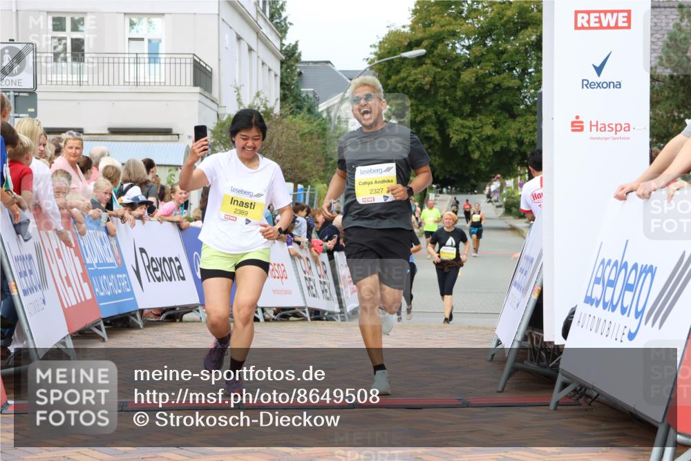 31.08.2025 - 21. Blankeneser Heldenlauf Strokosch-Dieckow http://msf.ph/oto/8649508 31.08.2025 10:46:50 Ziel 2327, 2389 meine-sportfotos.de