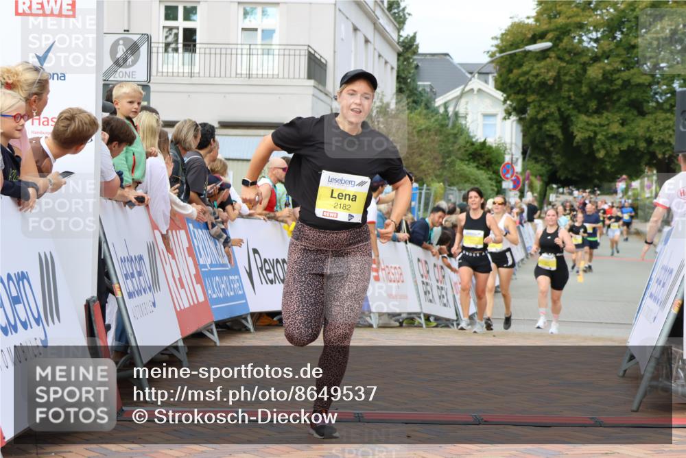 31.08.2025 - 21. Blankeneser Heldenlauf Strokosch-Dieckow http://msf.ph/oto/8649537 31.08.2025 10:32:22 Ziel 2131, 2182, 2627, 2721 meine-sportfotos.de