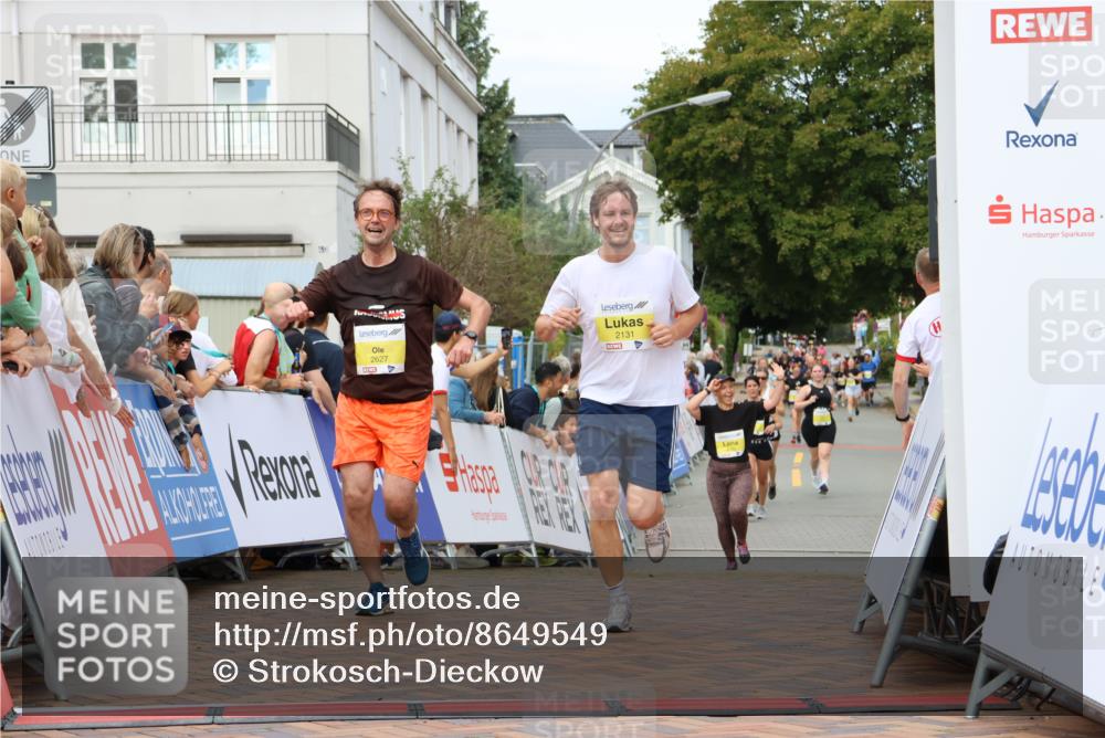 31.08.2025 - 21. Blankeneser Heldenlauf Strokosch-Dieckow http://msf.ph/oto/8649549 31.08.2025 10:32:17 Ziel 2418, 2131, 2182, 2627 meine-sportfotos.de