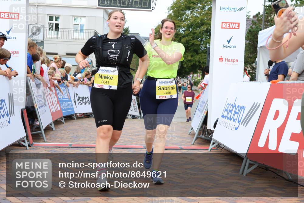 31.08.2025 - 21. Blankeneser Heldenlauf Strokosch-Dieckow http://msf.ph/oto/8649621 31.08.2025 10:45:09 Ziel 2456, 2225, 2041 meine-sportfotos.de