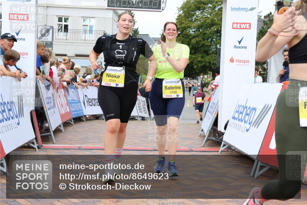 31.08.2025 - 21. Blankeneser Heldenlauf Strokosch-Dieckow http://msf.ph/oto/8649623 31.08.2025 10:45:09 Ziel 2456, 2225, 2041 meine-sportfotos.de