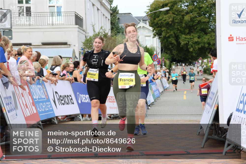 31.08.2025 - 21. Blankeneser Heldenlauf Strokosch-Dieckow http://msf.ph/oto/8649626 31.08.2025 10:45:06 Ziel 2456, 2225, 2041 meine-sportfotos.de