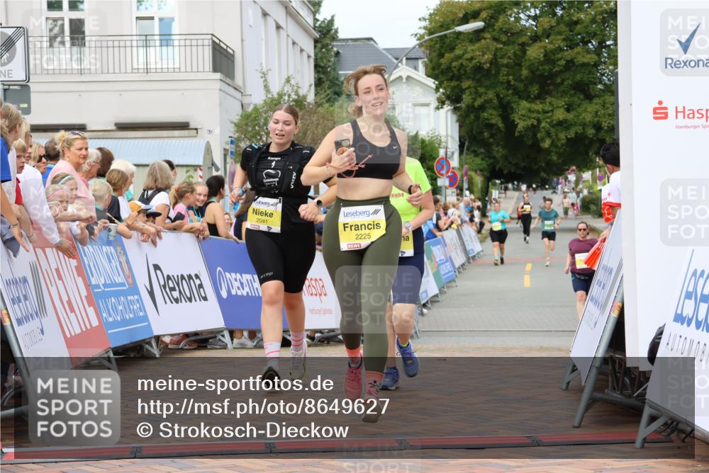 31.08.2025 - 21. Blankeneser Heldenlauf Strokosch-Dieckow http://msf.ph/oto/8649627 31.08.2025 10:45:06 Ziel 2456, 2225, 2041 meine-sportfotos.de