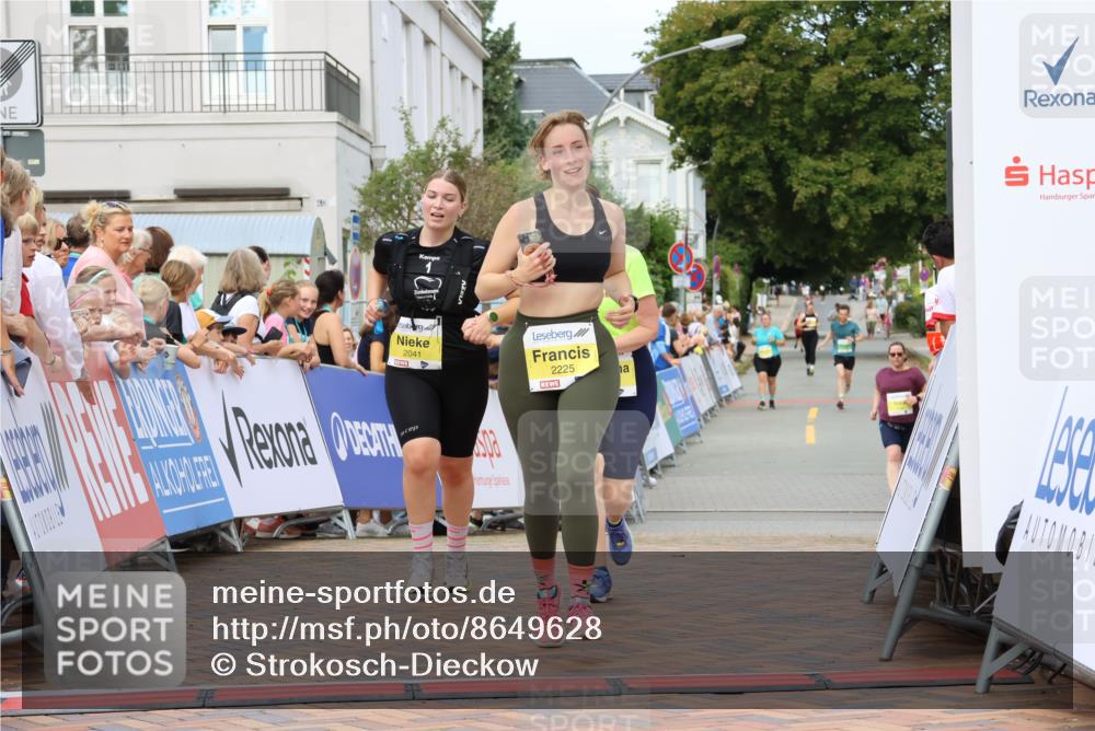 31.08.2025 - 21. Blankeneser Heldenlauf Strokosch-Dieckow http://msf.ph/oto/8649628 31.08.2025 10:45:06 Ziel 2456, 2225, 2041 meine-sportfotos.de
