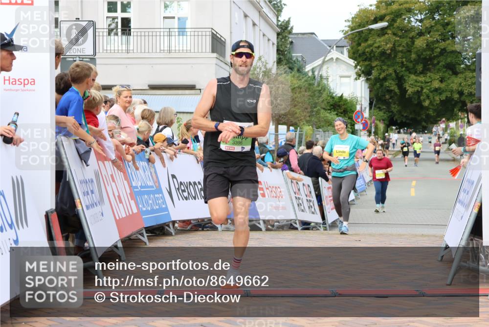 31.08.2025 - 21. Blankeneser Heldenlauf Strokosch-Dieckow http://msf.ph/oto/8649662 31.08.2025 10:44:42 Ziel 3518, 3396 meine-sportfotos.de