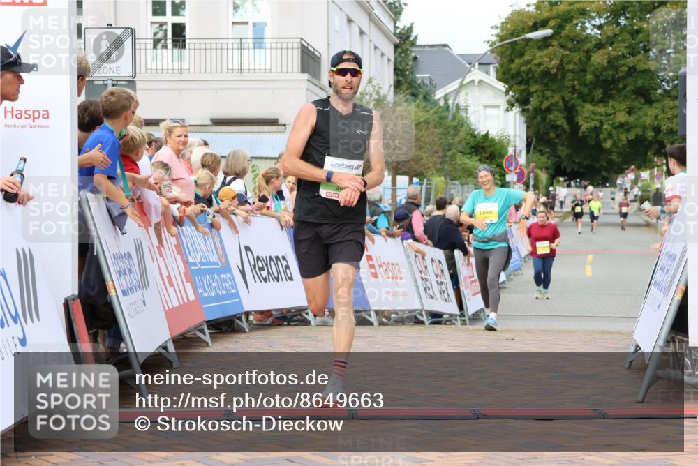 31.08.2025 - 21. Blankeneser Heldenlauf Strokosch-Dieckow http://msf.ph/oto/8649663 31.08.2025 10:44:42 Ziel 3518, 3396 meine-sportfotos.de