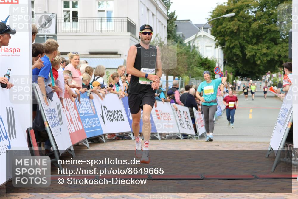 31.08.2025 - 21. Blankeneser Heldenlauf Strokosch-Dieckow http://msf.ph/oto/8649665 31.08.2025 10:44:42 Ziel 3518, 3396 meine-sportfotos.de