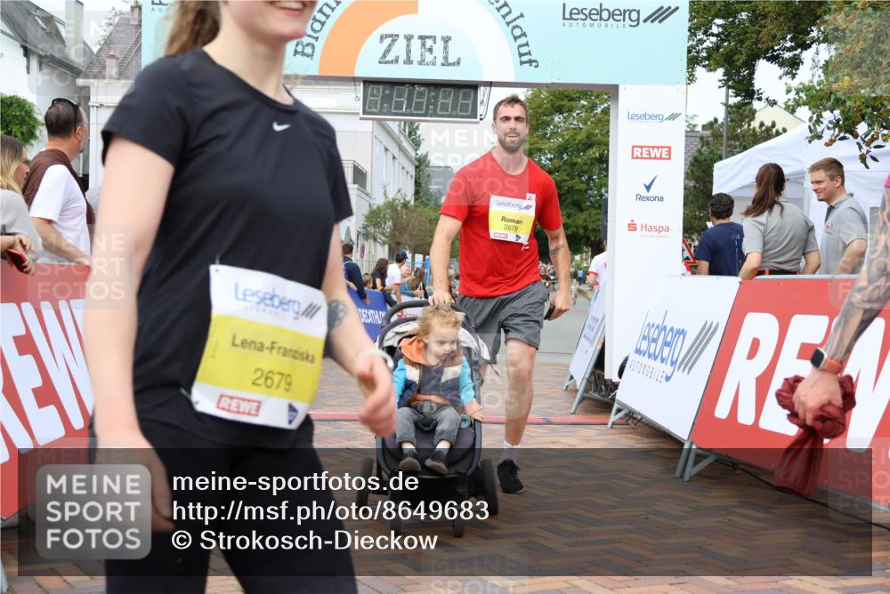 31.08.2025 - 21. Blankeneser Heldenlauf Strokosch-Dieckow http://msf.ph/oto/8649683 31.08.2025 10:32:04 Ziel 2679, 2678, 2222, 2567, 2734, 2735, 2105, 2228, 2501 meine-sportfotos.de