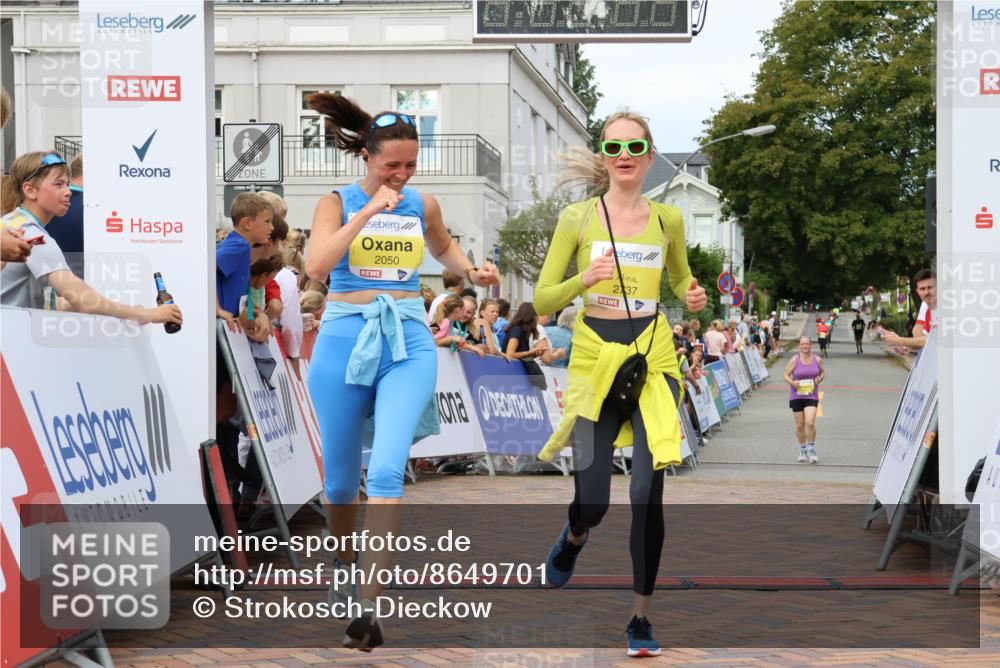 31.08.2025 - 21. Blankeneser Heldenlauf Strokosch-Dieckow http://msf.ph/oto/8649701 31.08.2025 10:43:50 Ziel 2737, 2050, 2116, 2117 meine-sportfotos.de