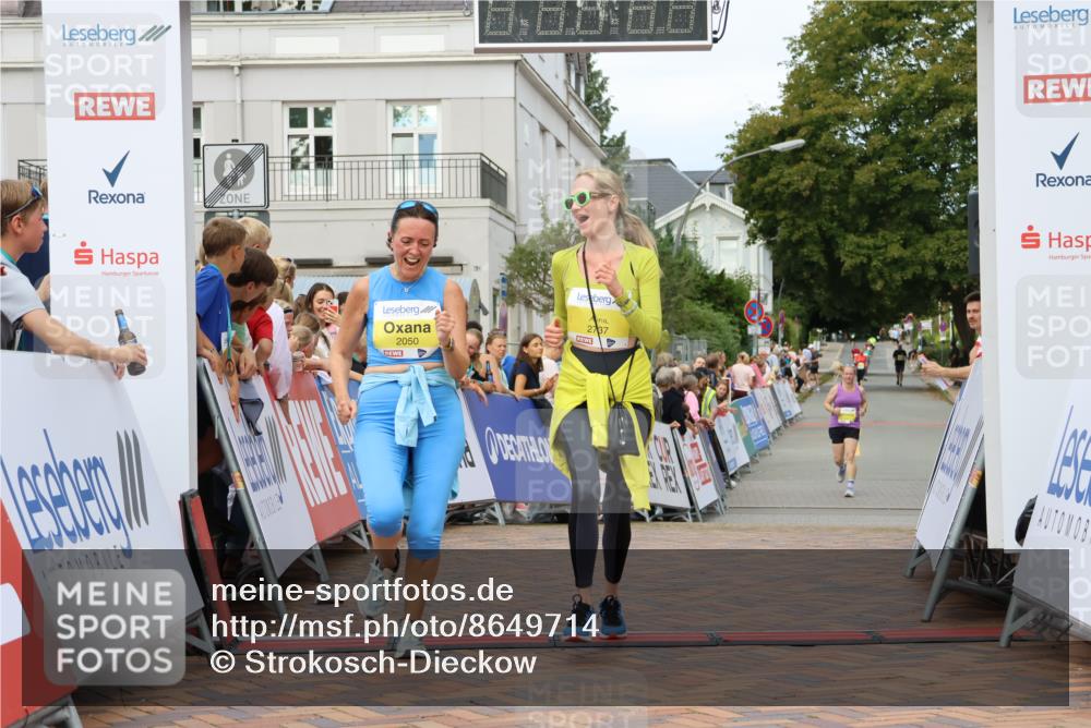 31.08.2025 - 21. Blankeneser Heldenlauf Strokosch-Dieckow http://msf.ph/oto/8649714 31.08.2025 10:43:49 Ziel 2737, 2050, 2116, 2117 meine-sportfotos.de