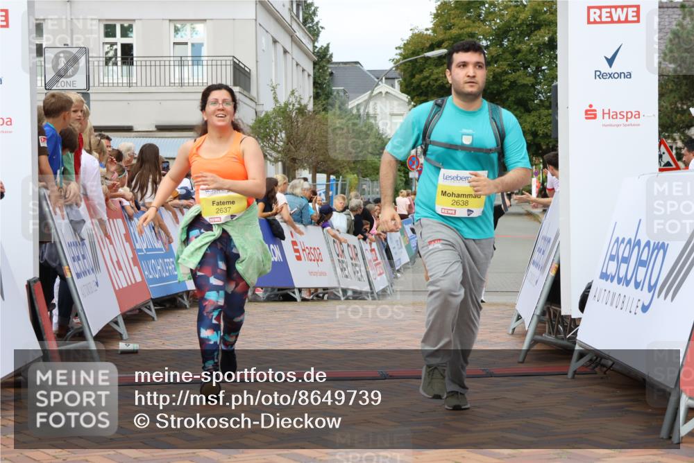 31.08.2025 - 21. Blankeneser Heldenlauf Strokosch-Dieckow http://msf.ph/oto/8649739 31.08.2025 10:43:41 Ziel 2116, 2117, 2638, 2637 meine-sportfotos.de