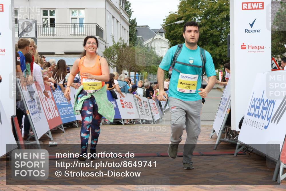 31.08.2025 - 21. Blankeneser Heldenlauf Strokosch-Dieckow http://msf.ph/oto/8649741 31.08.2025 10:43:41 Ziel 2116, 2117, 2638, 2637 meine-sportfotos.de