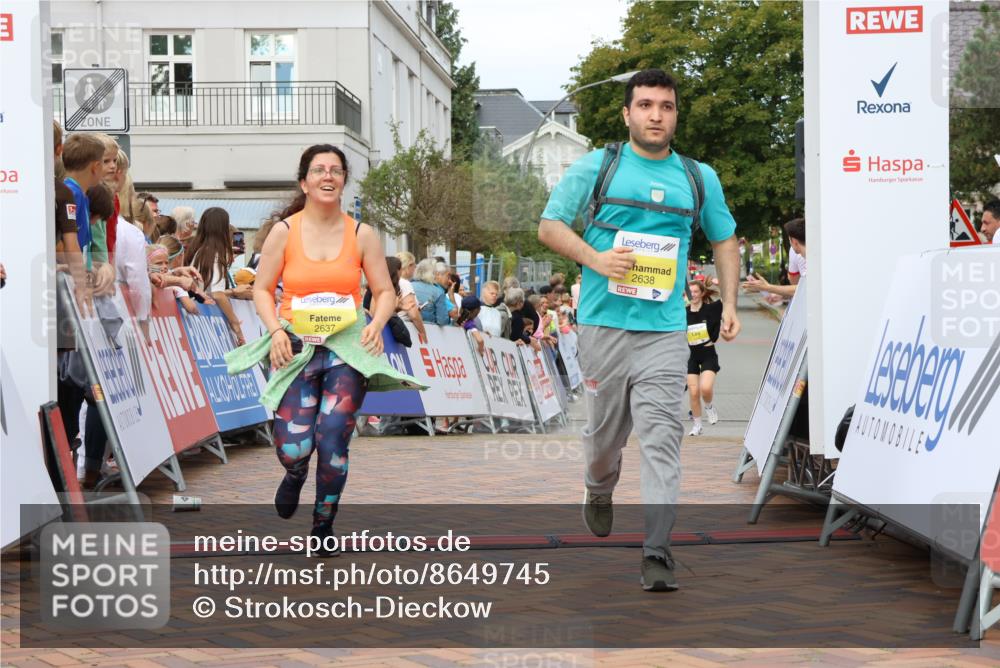 31.08.2025 - 21. Blankeneser Heldenlauf Strokosch-Dieckow http://msf.ph/oto/8649745 31.08.2025 10:43:41 Ziel 2116, 2117, 2638, 2637 meine-sportfotos.de