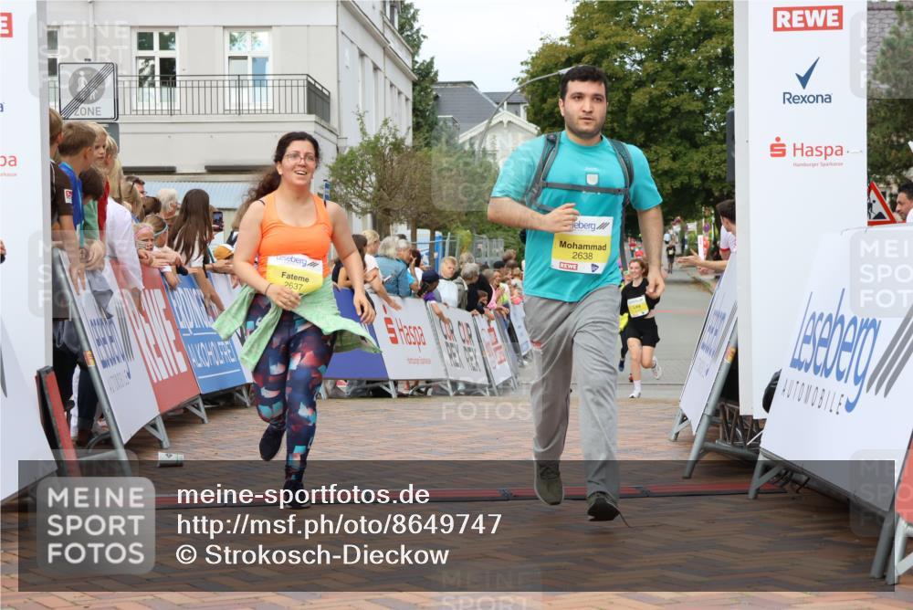 31.08.2025 - 21. Blankeneser Heldenlauf Strokosch-Dieckow http://msf.ph/oto/8649747 31.08.2025 10:43:41 Ziel 2116, 2117, 2638, 2637 meine-sportfotos.de