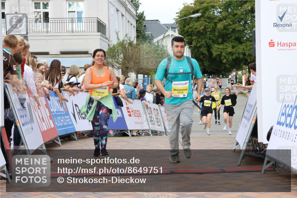 31.08.2025 - 21. Blankeneser Heldenlauf Strokosch-Dieckow http://msf.ph/oto/8649751 31.08.2025 10:43:40 Ziel 2638, 2637 meine-sportfotos.de