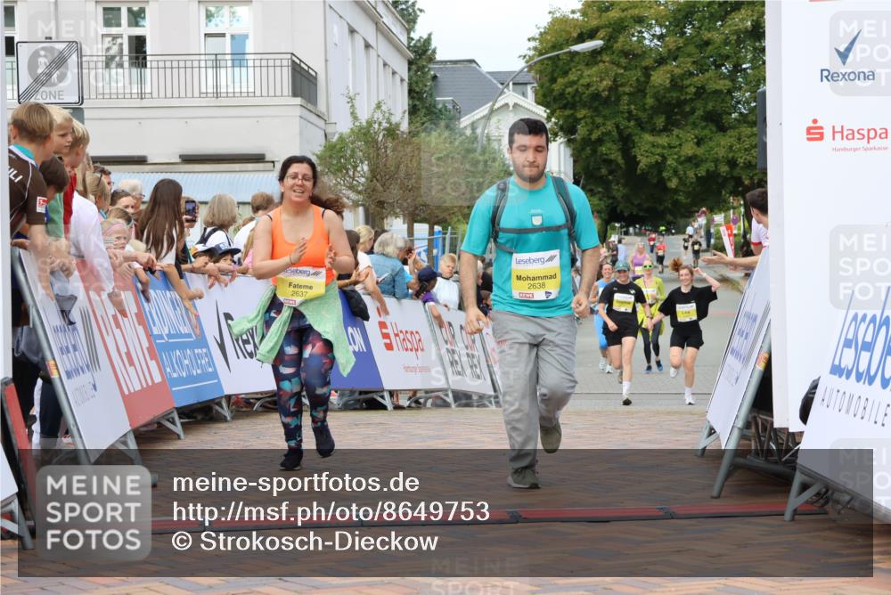 31.08.2025 - 21. Blankeneser Heldenlauf Strokosch-Dieckow http://msf.ph/oto/8649753 31.08.2025 10:43:40 Ziel 2638, 2637 meine-sportfotos.de