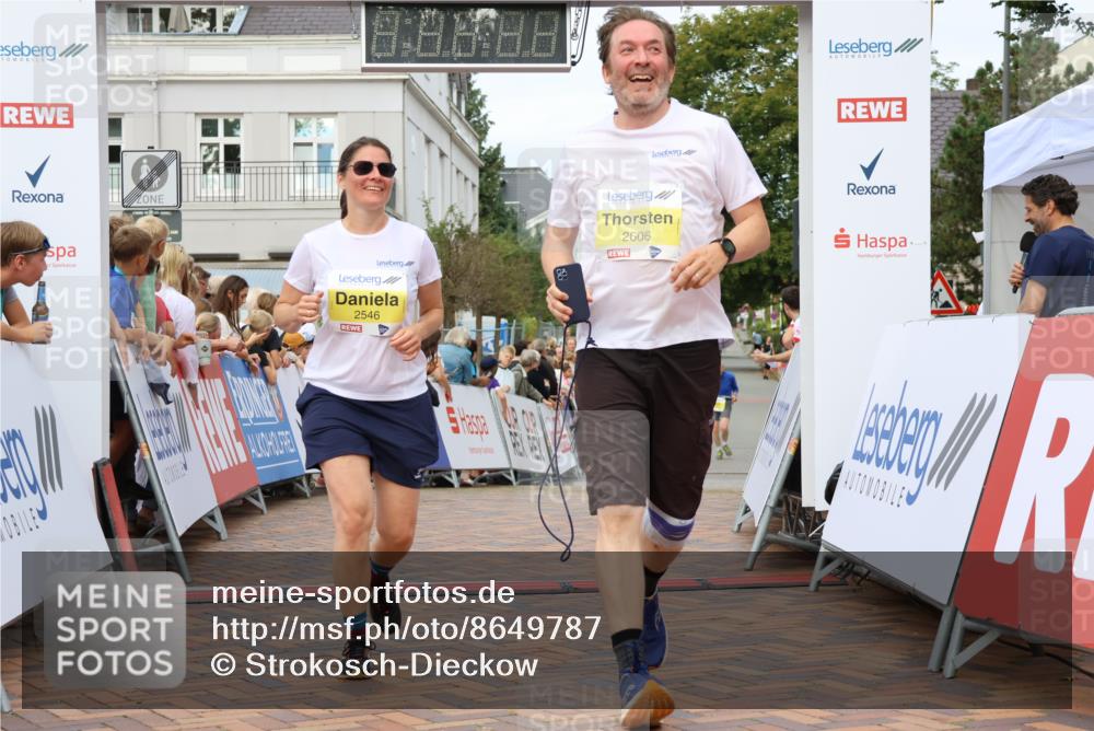 31.08.2025 - 21. Blankeneser Heldenlauf Strokosch-Dieckow http://msf.ph/oto/8649787 31.08.2025 10:42:53 Ziel 2546, 2606 meine-sportfotos.de
