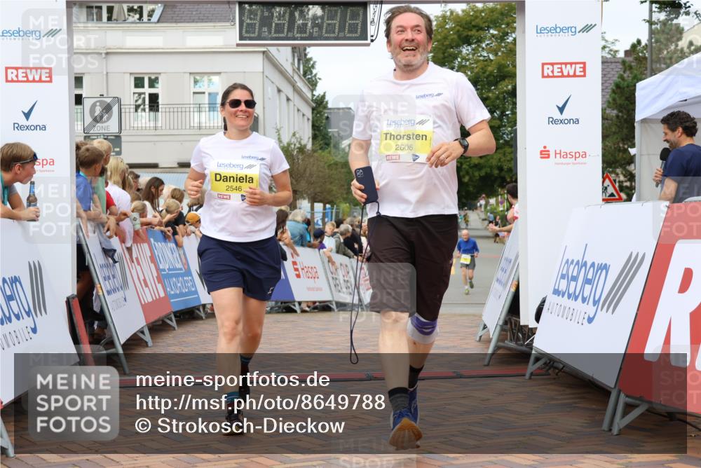 31.08.2025 - 21. Blankeneser Heldenlauf Strokosch-Dieckow http://msf.ph/oto/8649788 31.08.2025 10:42:53 Ziel 2546, 2606 meine-sportfotos.de