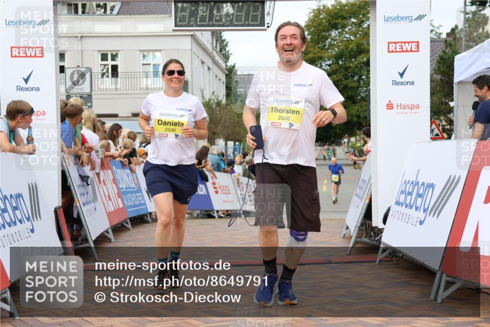 31.08.2025 - 21. Blankeneser Heldenlauf Strokosch-Dieckow http://msf.ph/oto/8649791 31.08.2025 10:42:53 Ziel 2546, 2606 meine-sportfotos.de
