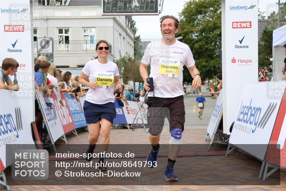 31.08.2025 - 21. Blankeneser Heldenlauf Strokosch-Dieckow http://msf.ph/oto/8649793 31.08.2025 10:42:52 Ziel 2546, 2606 meine-sportfotos.de
