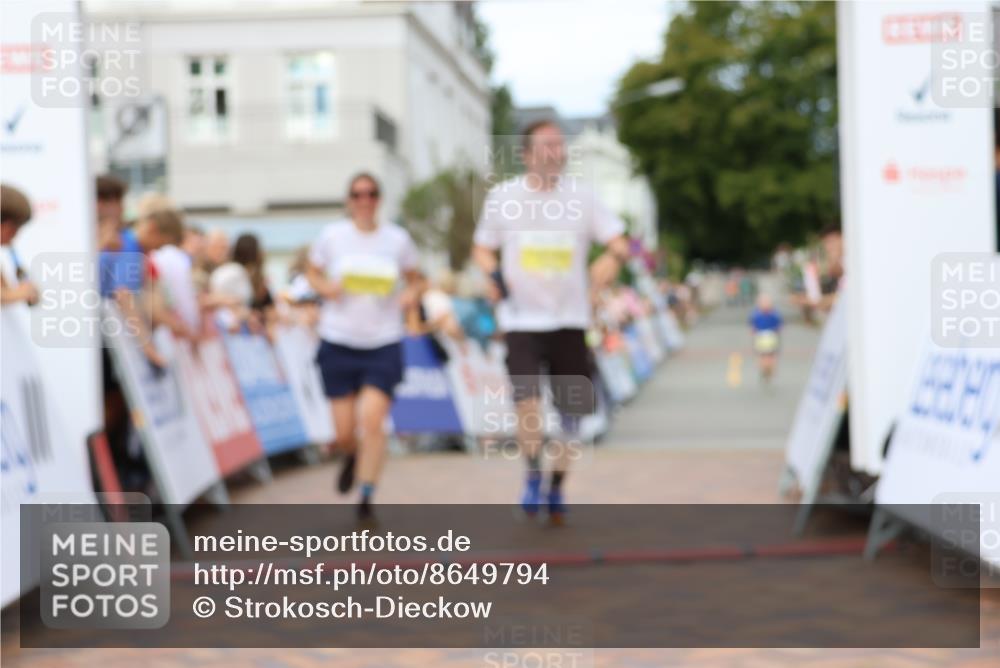 31.08.2025 - 21. Blankeneser Heldenlauf Strokosch-Dieckow http://msf.ph/oto/8649794 31.08.2025 10:42:51 Ziel 2546, 2606 meine-sportfotos.de
