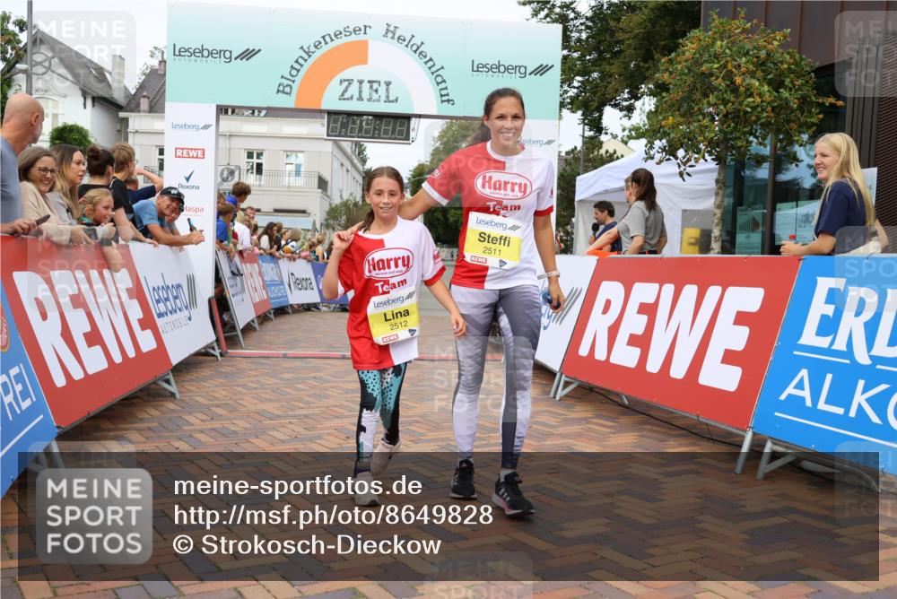 31.08.2025 - 21. Blankeneser Heldenlauf Strokosch-Dieckow http://msf.ph/oto/8649828 31.08.2025 10:41:57 Ziel 2512, 2511 meine-sportfotos.de