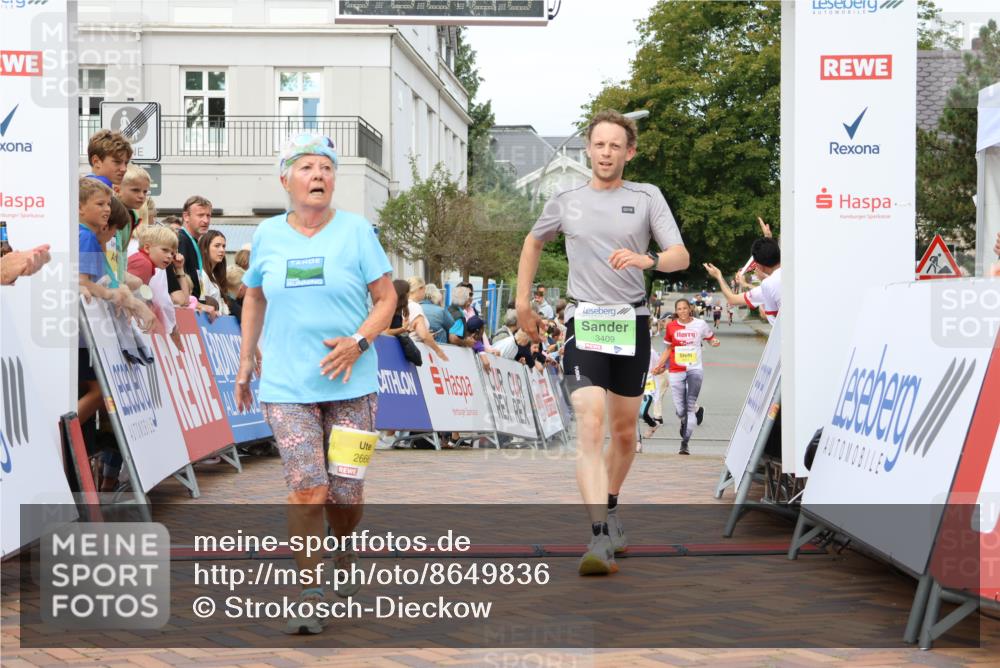 31.08.2025 - 21. Blankeneser Heldenlauf Strokosch-Dieckow http://msf.ph/oto/8649836 31.08.2025 10:41:49 Ziel 2774, 2036, 2666, 3409 meine-sportfotos.de
