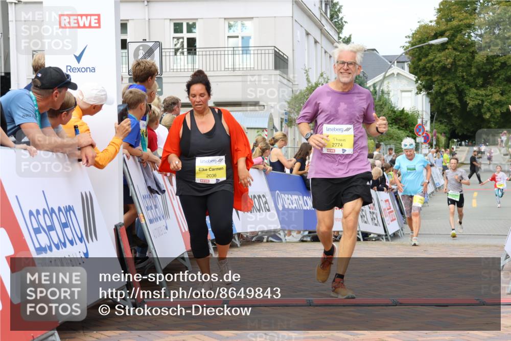 31.08.2025 - 21. Blankeneser Heldenlauf Strokosch-Dieckow http://msf.ph/oto/8649843 31.08.2025 10:41:43 Ziel 2774, 2036, 2666 meine-sportfotos.de