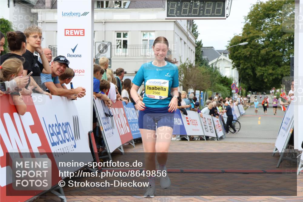 31.08.2025 - 21. Blankeneser Heldenlauf Strokosch-Dieckow http://msf.ph/oto/8649856 31.08.2025 10:41:23 Ziel 2566, 2539, 2453 meine-sportfotos.de