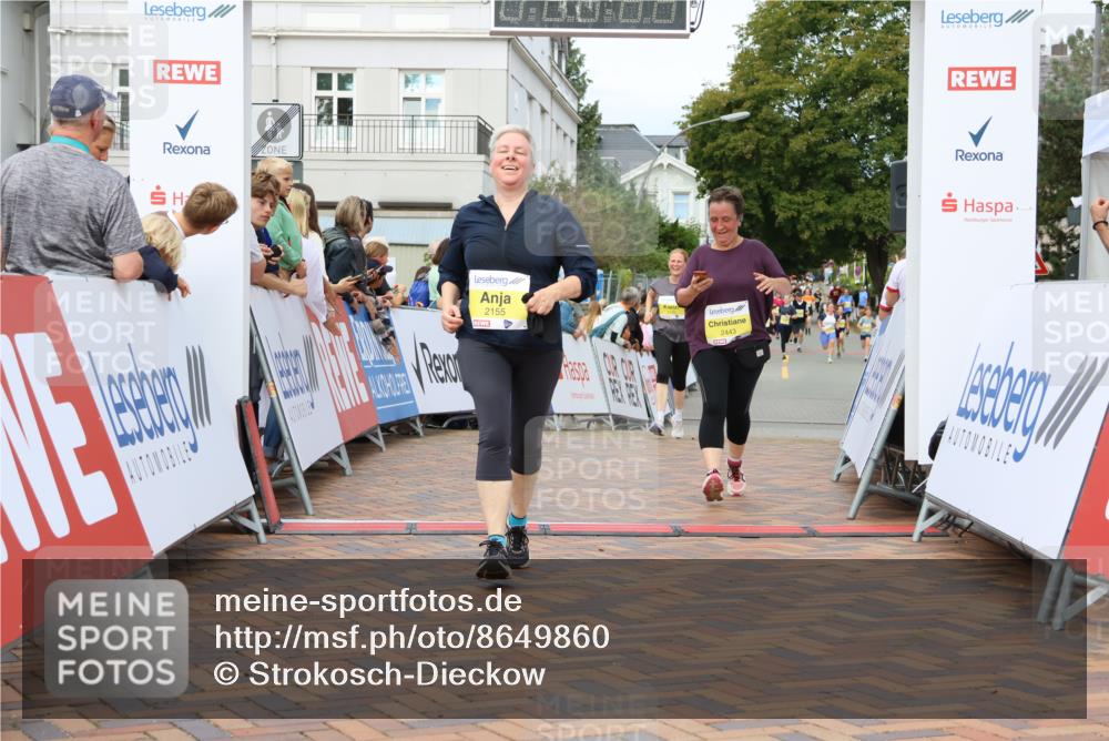 31.08.2025 - 21. Blankeneser Heldenlauf Strokosch-Dieckow http://msf.ph/oto/8649860 31.08.2025 10:31:40 Ziel 2190, 2092, 2079, 2340, 2155, 2443 meine-sportfotos.de