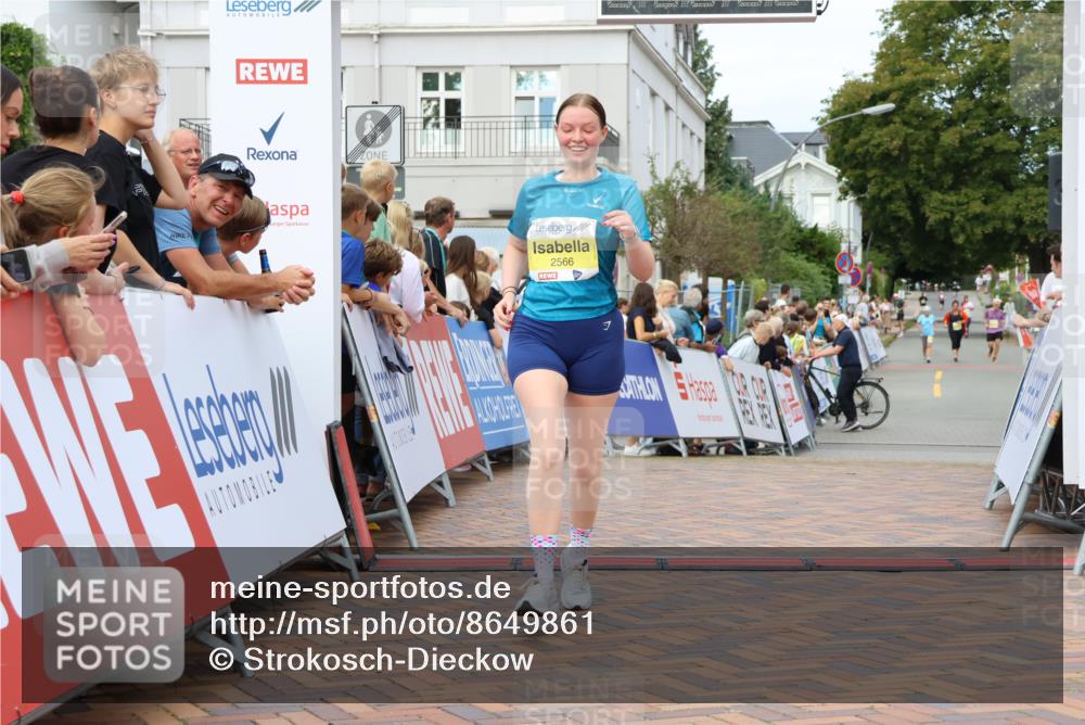 31.08.2025 - 21. Blankeneser Heldenlauf Strokosch-Dieckow http://msf.ph/oto/8649861 31.08.2025 10:41:23 Ziel 2566, 2539, 2453 meine-sportfotos.de