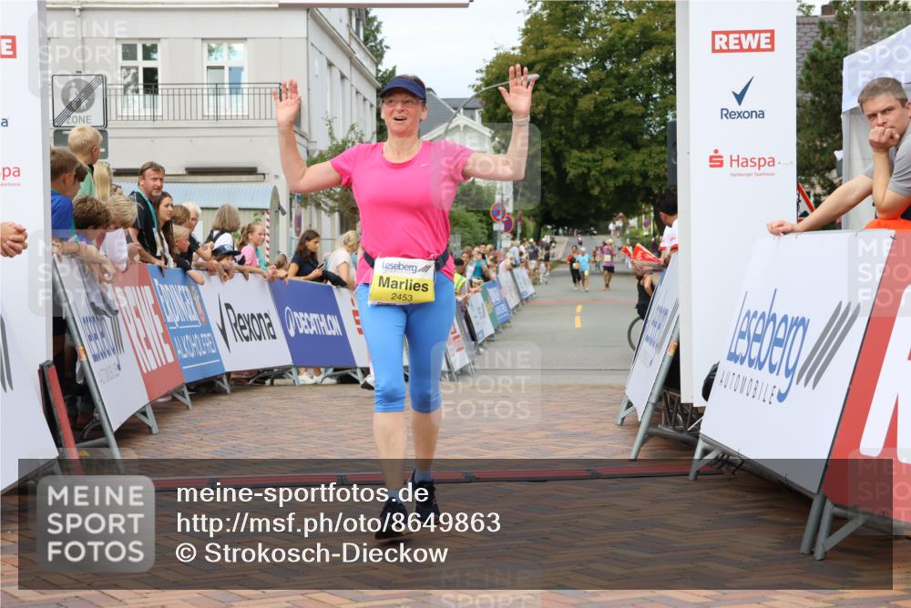 31.08.2025 - 21. Blankeneser Heldenlauf Strokosch-Dieckow http://msf.ph/oto/8649863 31.08.2025 10:41:20 Ziel 2566, 2539, 2453 meine-sportfotos.de