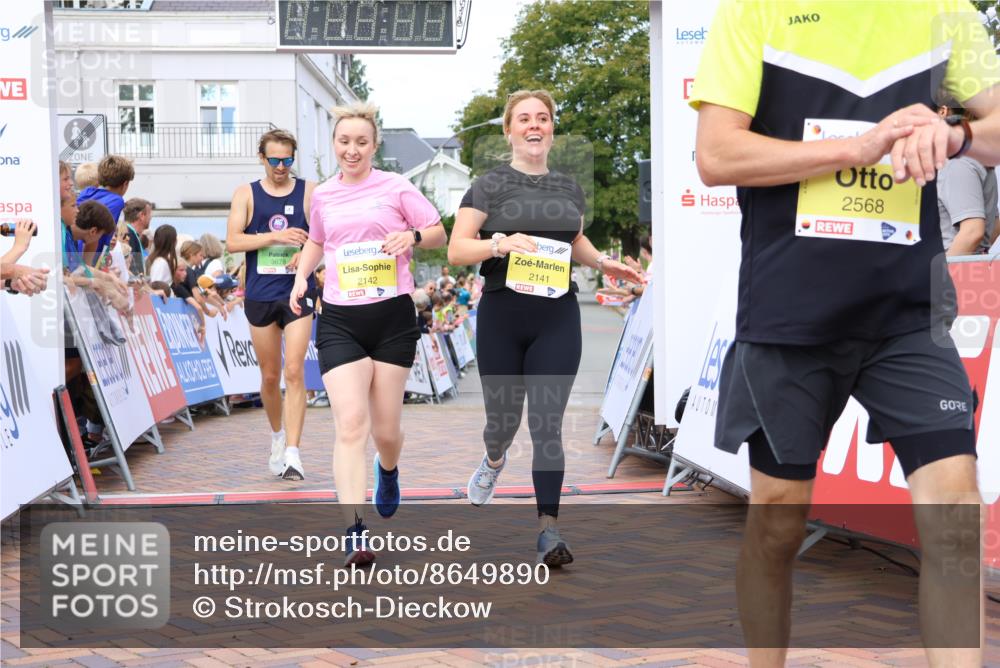 31.08.2025 - 21. Blankeneser Heldenlauf Strokosch-Dieckow http://msf.ph/oto/8649890 31.08.2025 10:41:02 Ziel 2026, 2025, 2568, 2142, 2141, 3678 meine-sportfotos.de